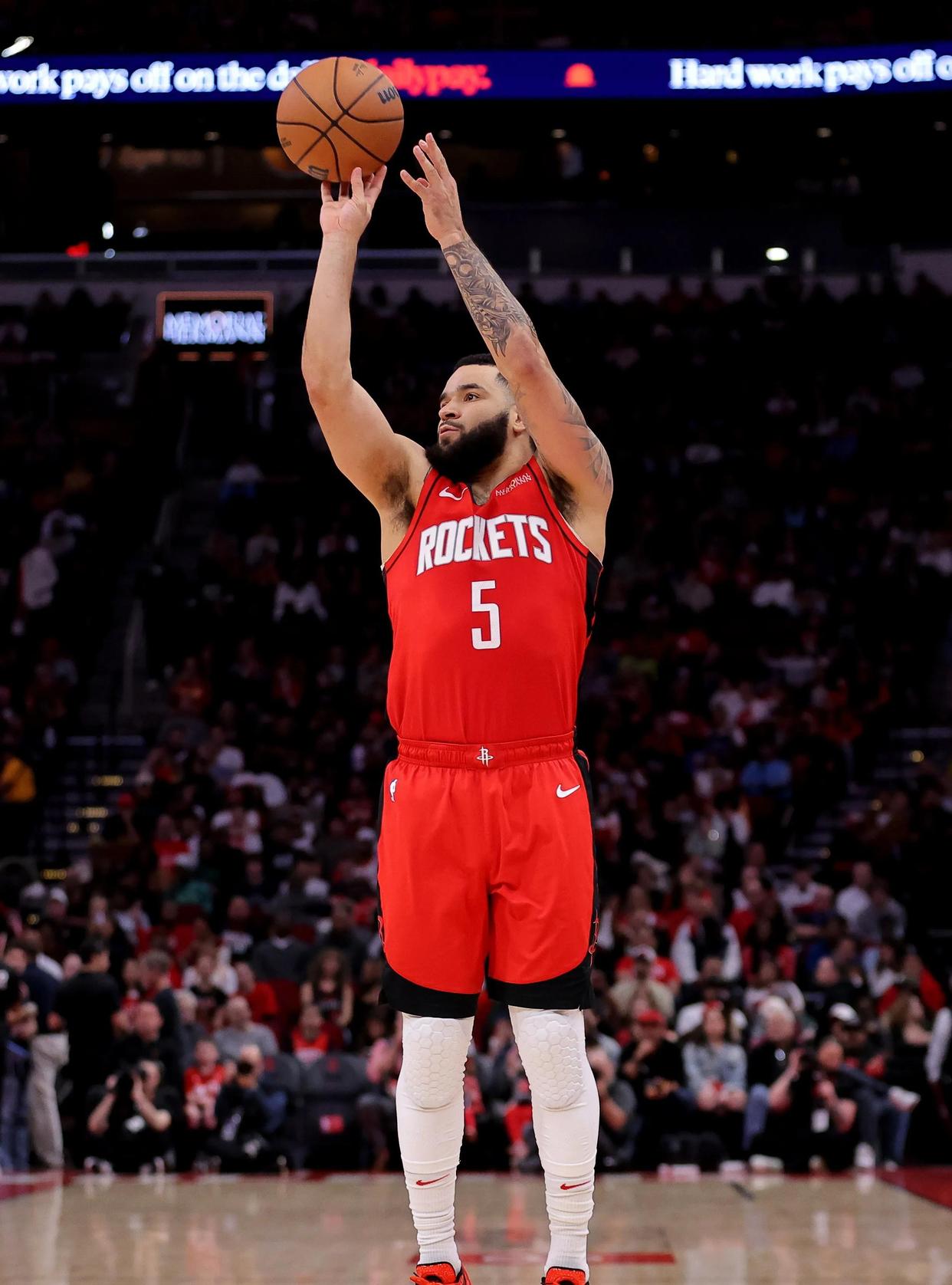 老鹰险胜掀起高潮,官方宣布新规关键表现点燃全场! 老鹰险胜掀起高潮,官方宣布新规关键表现点燃全场!