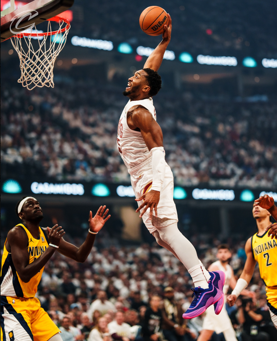 米切尔绝杀时刻,热火点燃赛场,狂砍50分迎来胜利! 米切尔绝杀时刻,热火点燃赛场,狂砍50分迎来胜利!