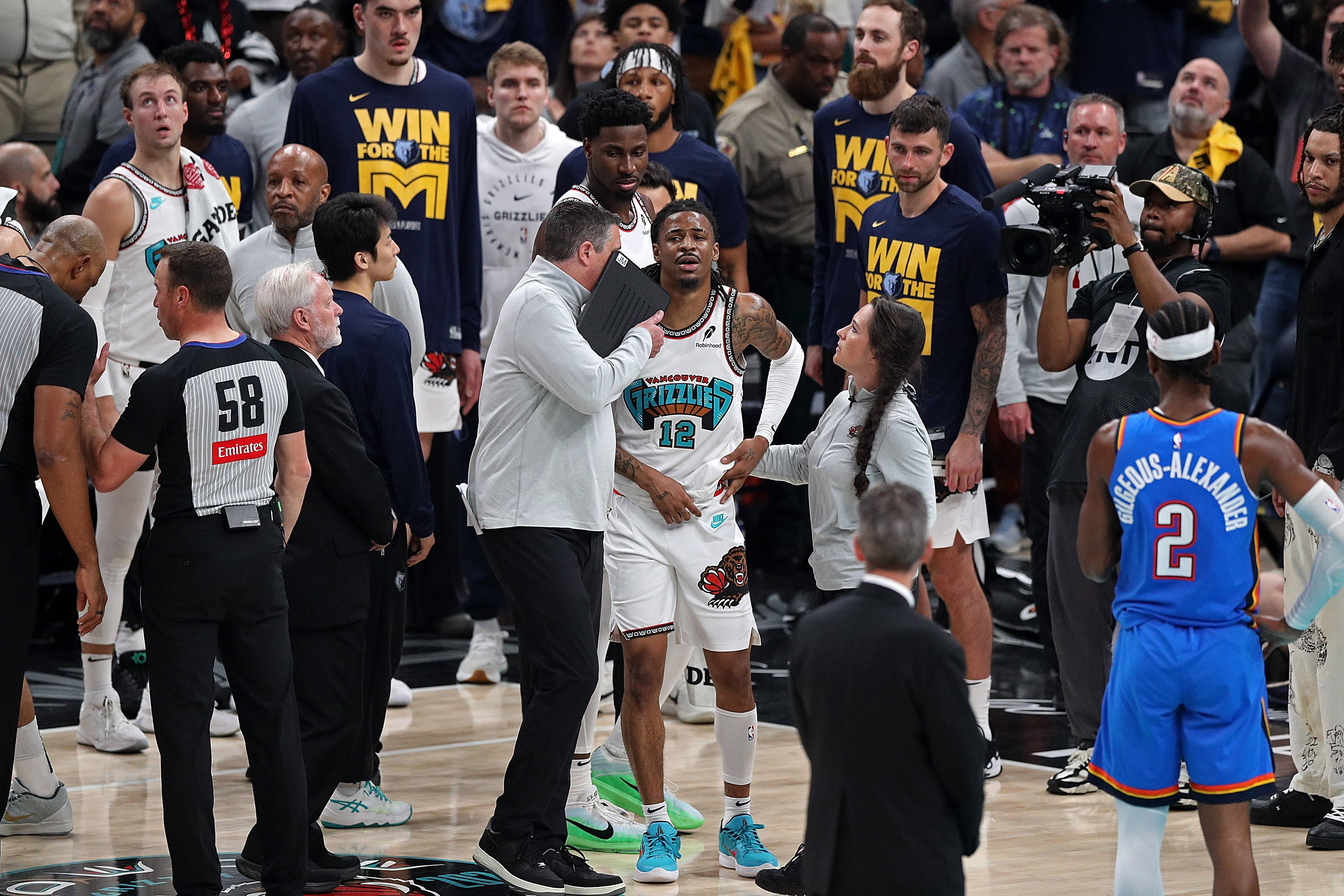 关于塔图姆三巨头联手,莫兰特得分突破,官方宣布新规冲击季后赛!的信息 关于塔图姆三巨头联手,莫兰特得分突破,官方宣布新规冲击季后赛!的信息