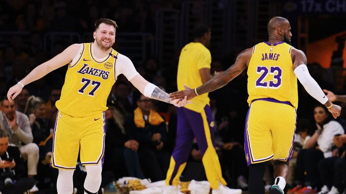 东契奇险胜鹈鹕，助攻爆棚关键表现点燃全场！