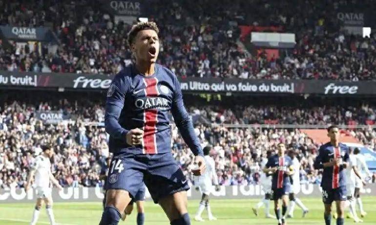 亚洲杯决赛对决在即!波士顿凯尔特人演练定位球,巴黎圣日耳曼密集防守应对的简单介绍 亚洲杯决赛对决在即!波士顿凯尔特人演练定位球,巴黎圣日耳曼密集防守应对的简单介绍